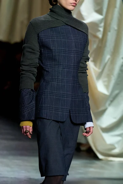 Look 24